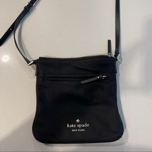 Kate Spade cross body bag with zipper